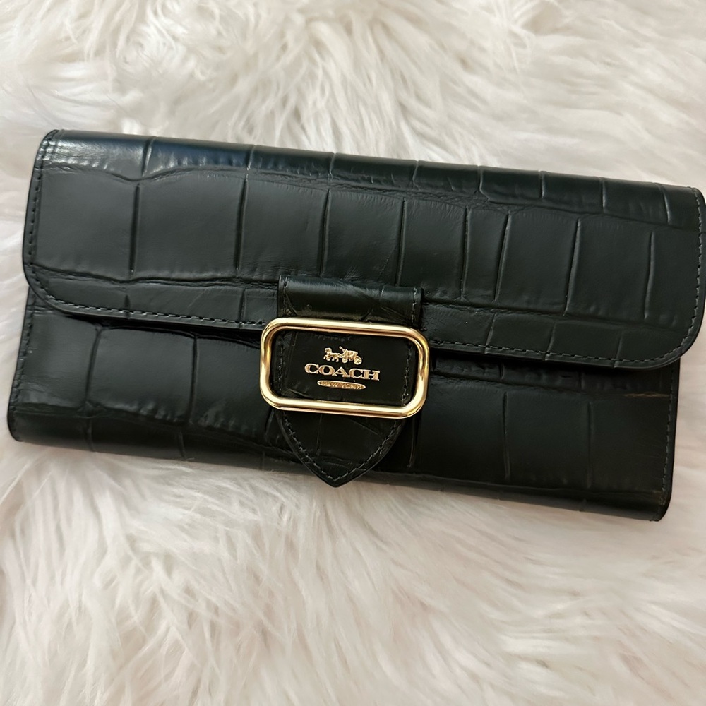 Coach emerald green wallet.